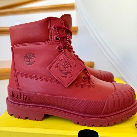 NWT Timberland Heritage 6 Inch Waterproof Nubuck Red Beeline Boots , brand NEW